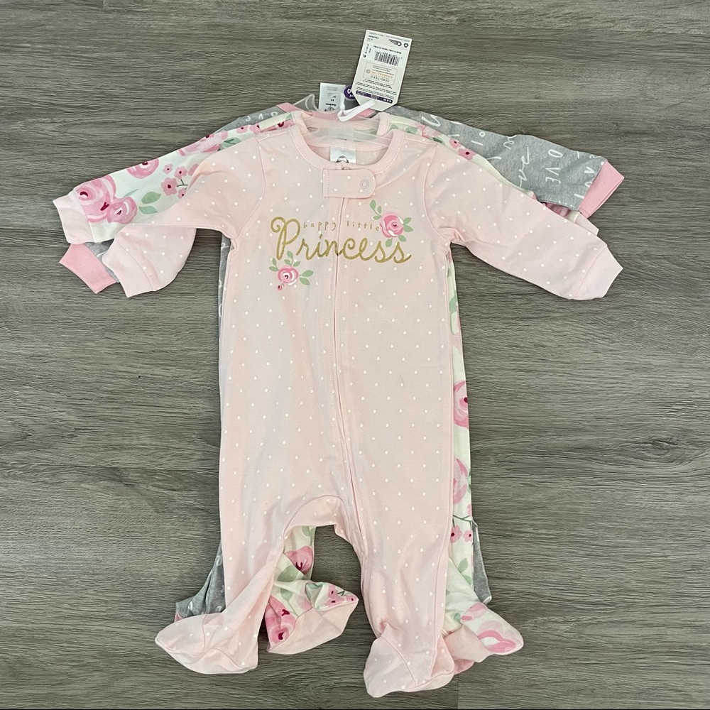 Gerber NWT Footie Pajamas 0-3 Months